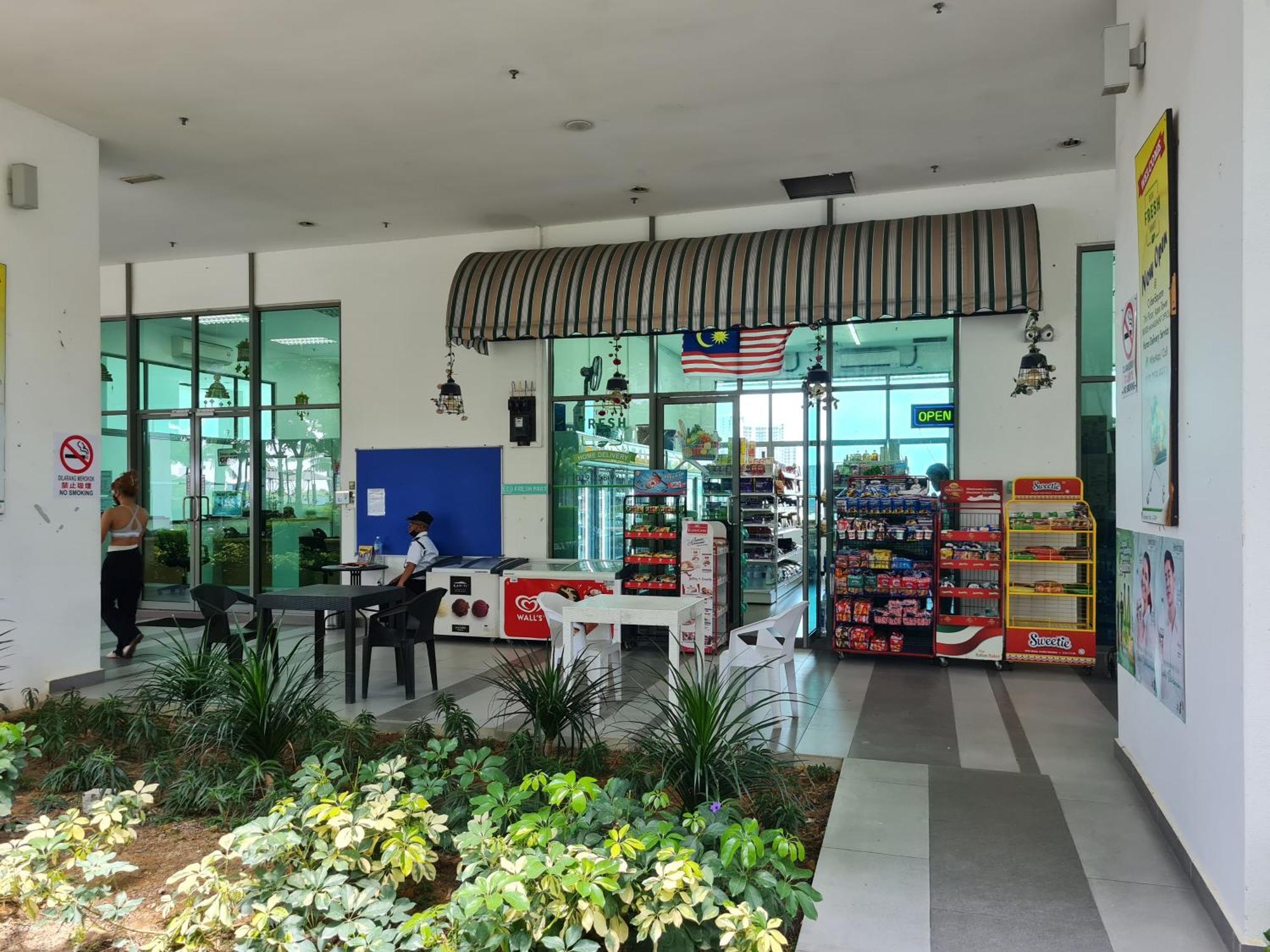 Appartamento Retreat At Cybersquare Cyberjaya Esterno foto